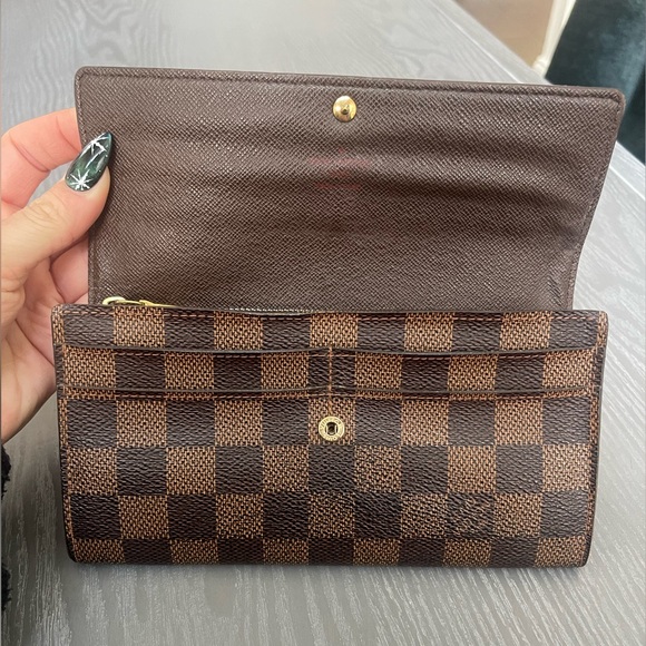 Louis Vuitton Damier Ebene Sarah Wallet - Picture 9 of 14